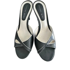 Gianni Bini Women's Dark Navy & Black Slip On Leather Heels Size 9M